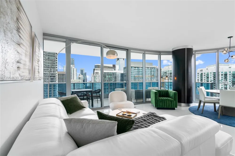 200 Biscayne Boulevard Way #3802 Miami, FL 33131