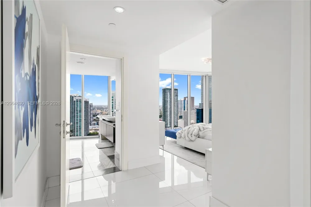 200 Biscayne Boulevard Way #3802 Miami, FL 33131