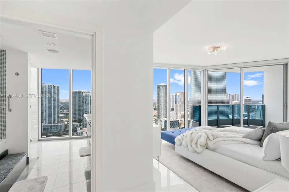 200 Biscayne Boulevard Way #3802 Miami, FL 33131