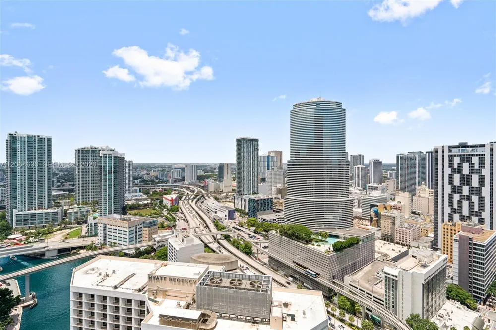 200 Biscayne Boulevard Way #3802 Miami, FL 33131