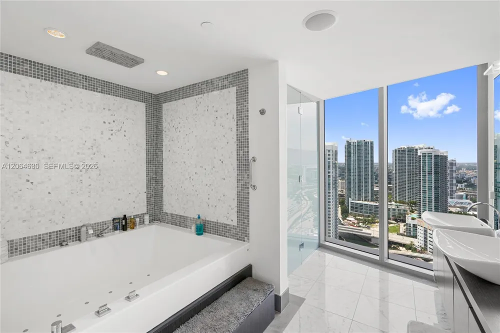 200 Biscayne Boulevard Way #3802 Miami, FL 33131