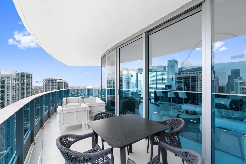 200 Biscayne Boulevard Way #3802 Miami, FL 33131