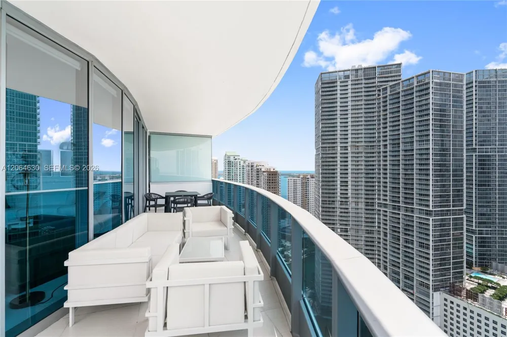 200 Biscayne Boulevard Way #3802 Miami, FL 33131