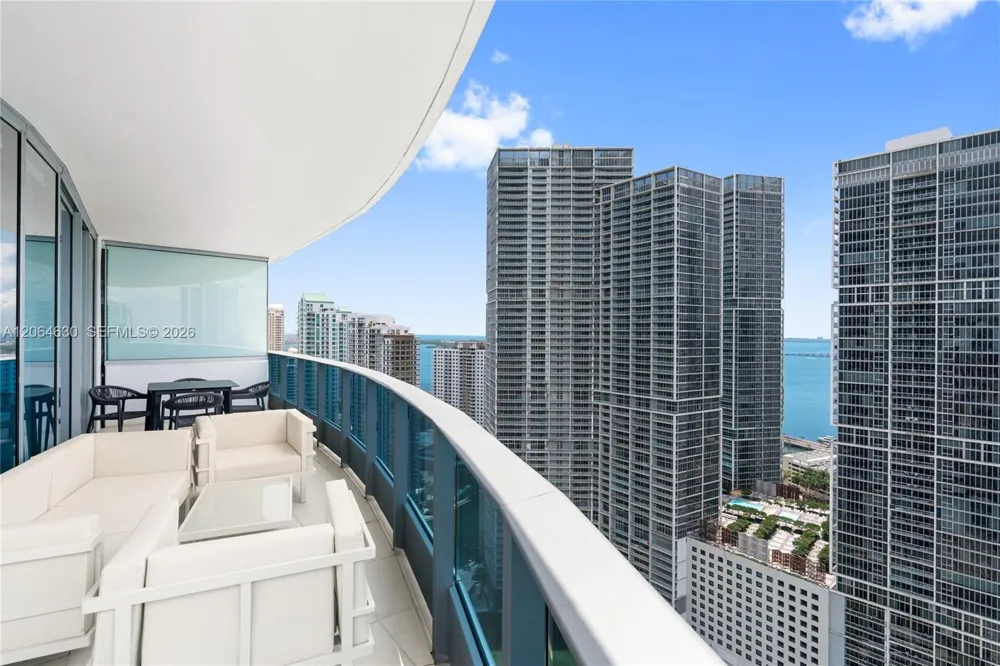 200 Biscayne Boulevard Way #3802 Miami, FL 33131