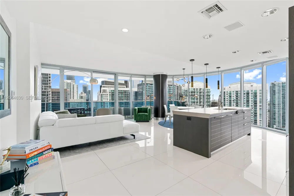 200 Biscayne Boulevard Way #3802 Miami, FL 33131