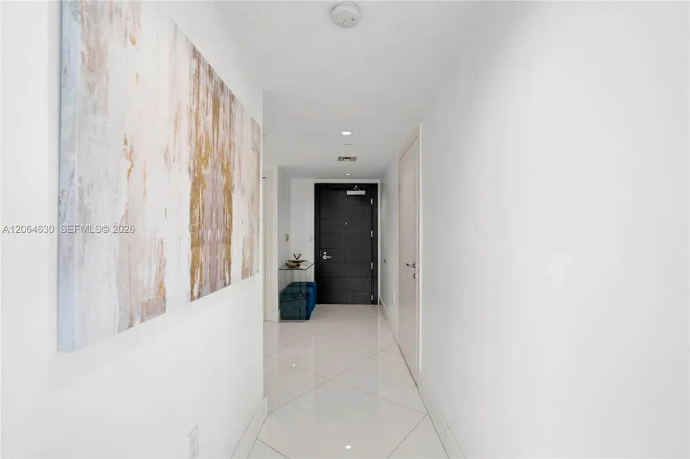 200 Biscayne Boulevard Way #3802 Miami, FL 33131