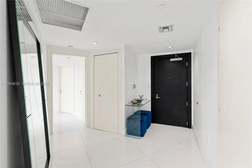 200 Biscayne Boulevard Way #3802 Miami, FL 33131