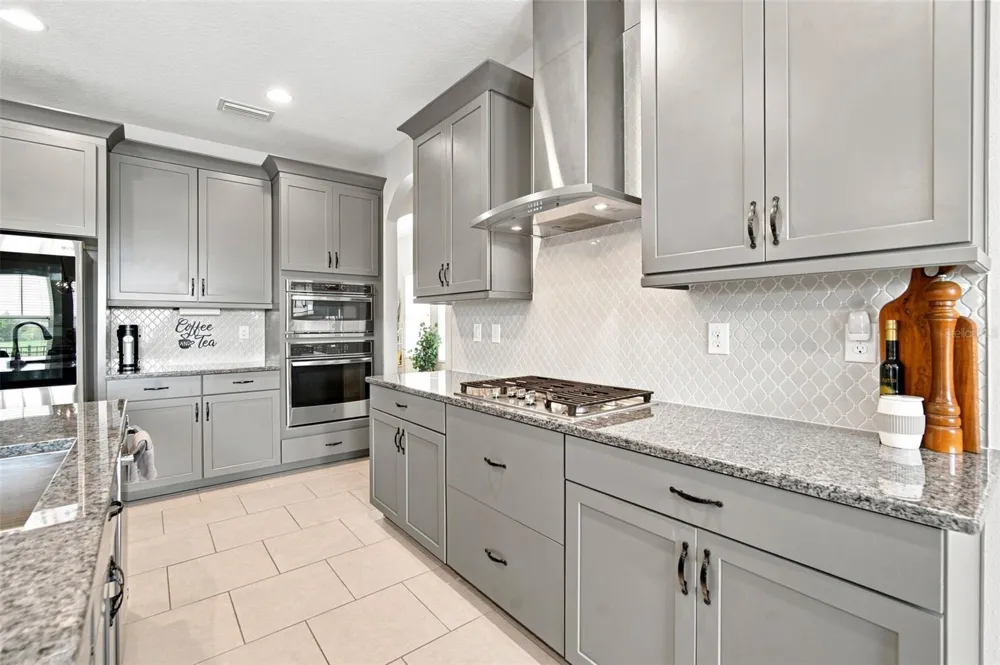 5306 SILVER SUN DRIVE Apollo Beach, FL 33572