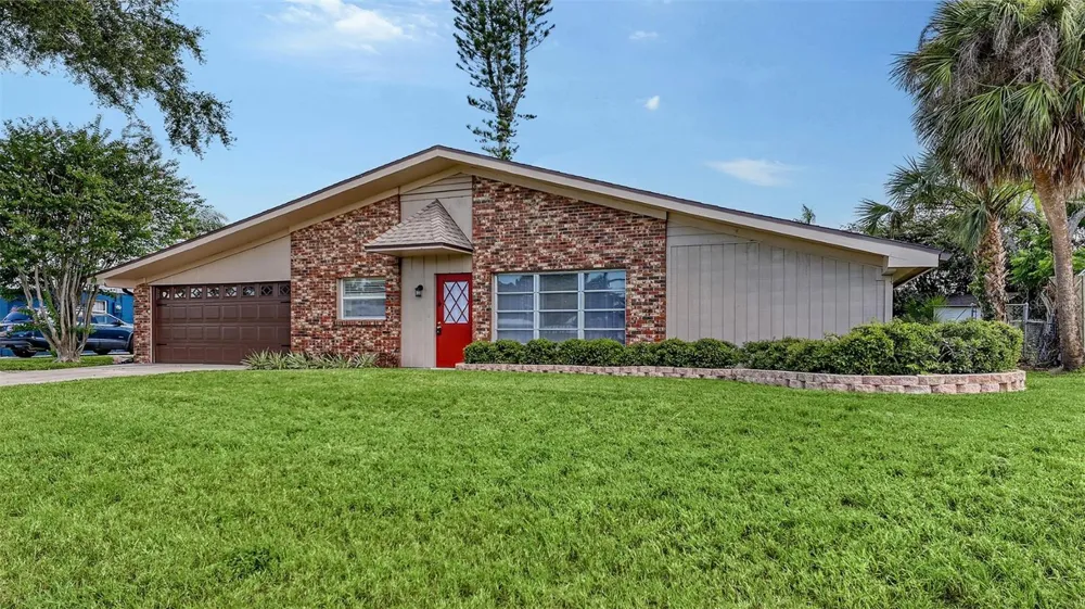2551 WANETA DRIVE Sarasota, FL 34231