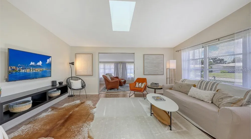 2551 WANETA DRIVE Sarasota, FL 34231