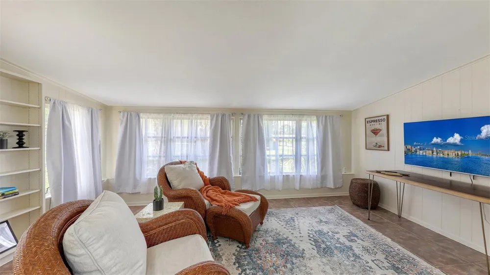 2551 WANETA DRIVE Sarasota, FL 34231