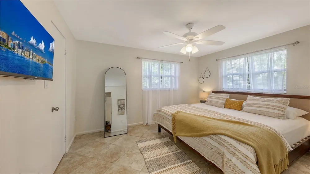 2551 WANETA DRIVE Sarasota, FL 34231