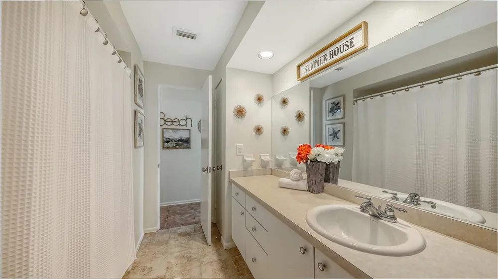 2551 WANETA DRIVE Sarasota, FL 34231