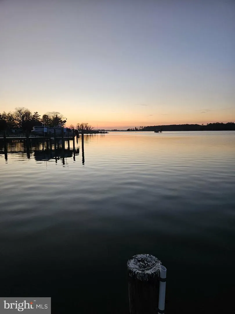 1514 DEEP POINT ROAD Woolford, MD 21677
