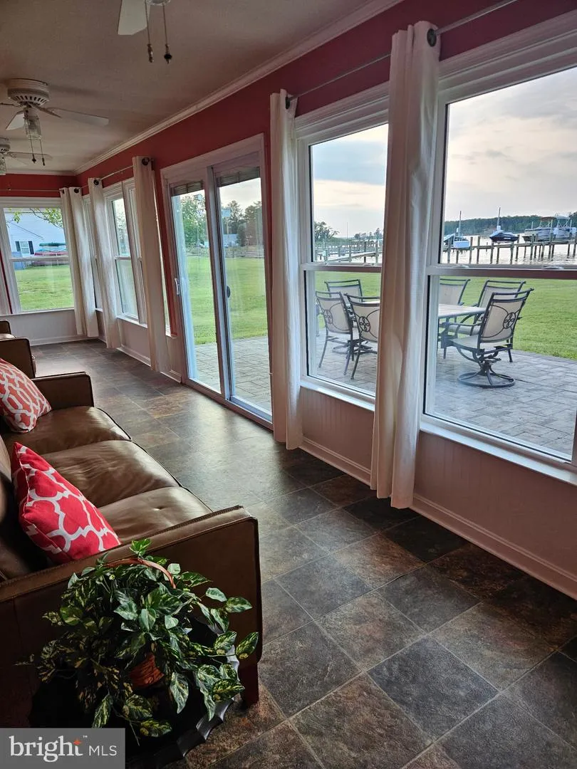 1514 DEEP POINT ROAD Woolford, MD 21677