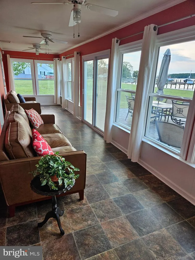 1514 DEEP POINT ROAD Woolford, MD 21677