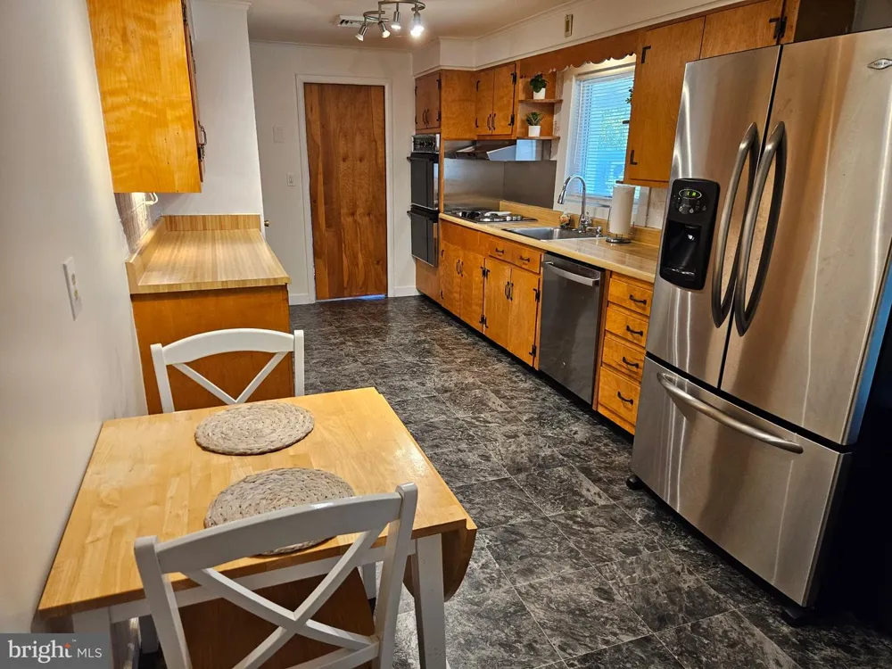 1514 DEEP POINT ROAD Woolford, MD 21677