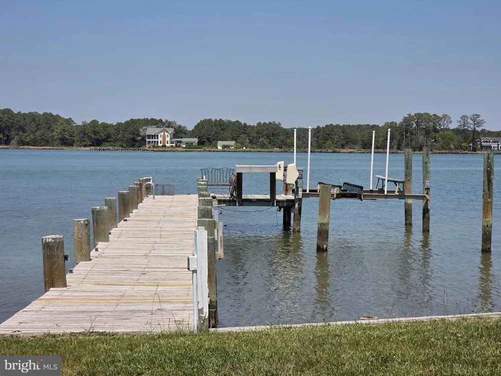 1514 DEEP POINT ROAD Woolford, MD 21677