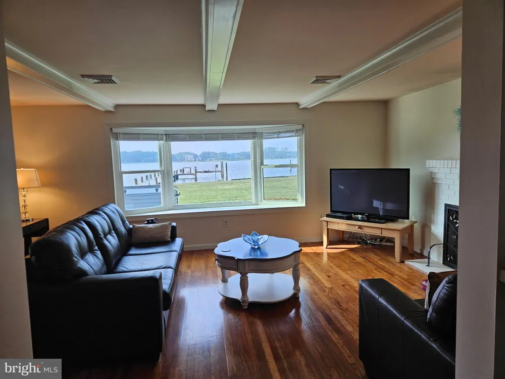 1514 DEEP POINT ROAD Woolford, MD 21677