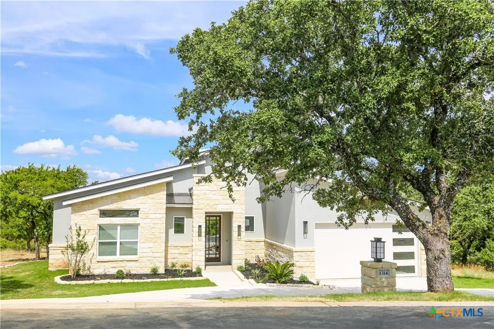 1314 Clayton Nolen Drive Horseshoe Bay, TX 78657