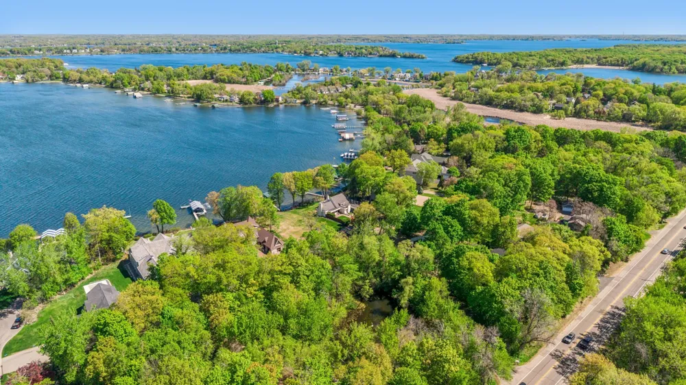 4770 Manitou Road Excelsior, MN 55331