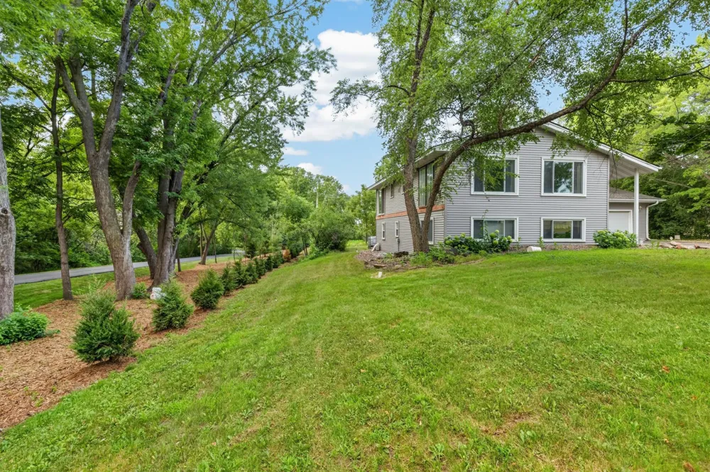 9950 194th Street W Lakeville, MN 55044
