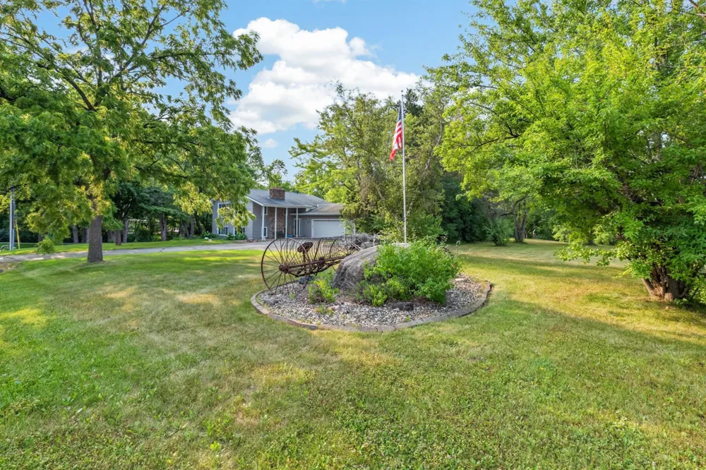 9950 194th Street W Lakeville, MN 55044