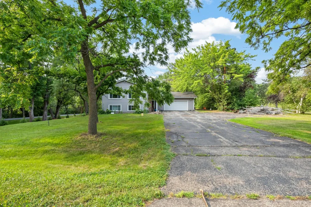 9950 194th Street W Lakeville, MN 55044