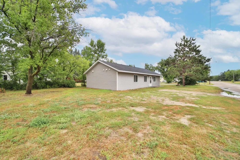 419 Mckinley Street SW Staples, MN 56479
