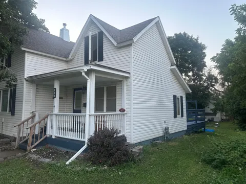 203 3rd Street SW