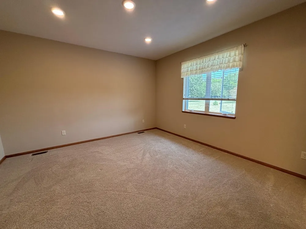 2343 Cherrywood Lane Worthington, MN 56187