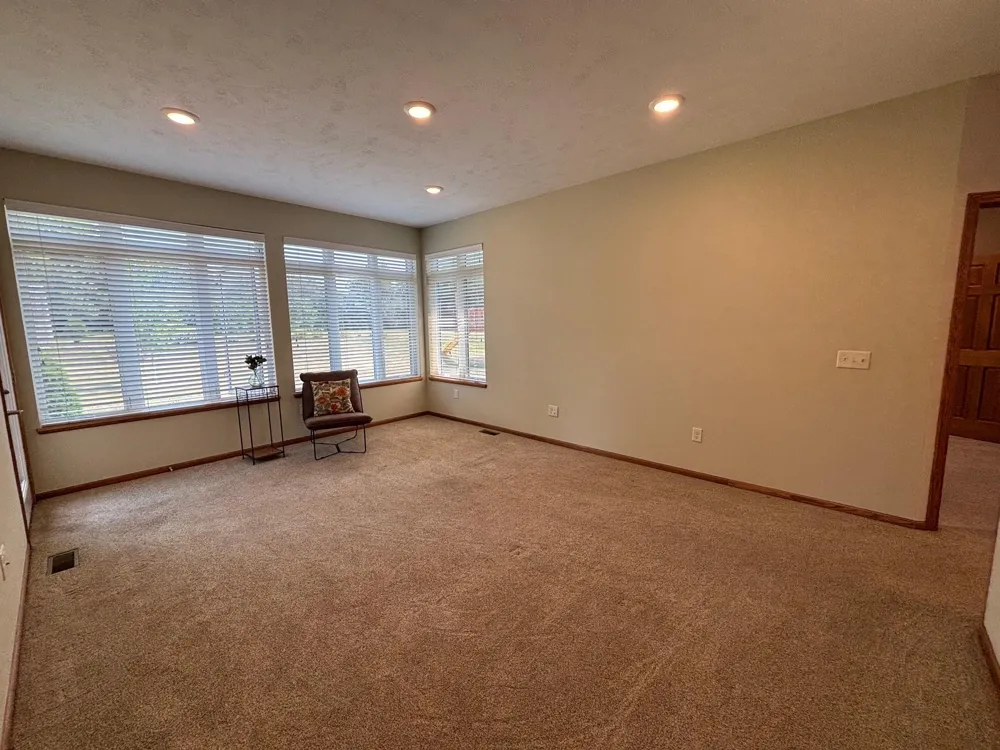 2343 Cherrywood Lane Worthington, MN 56187