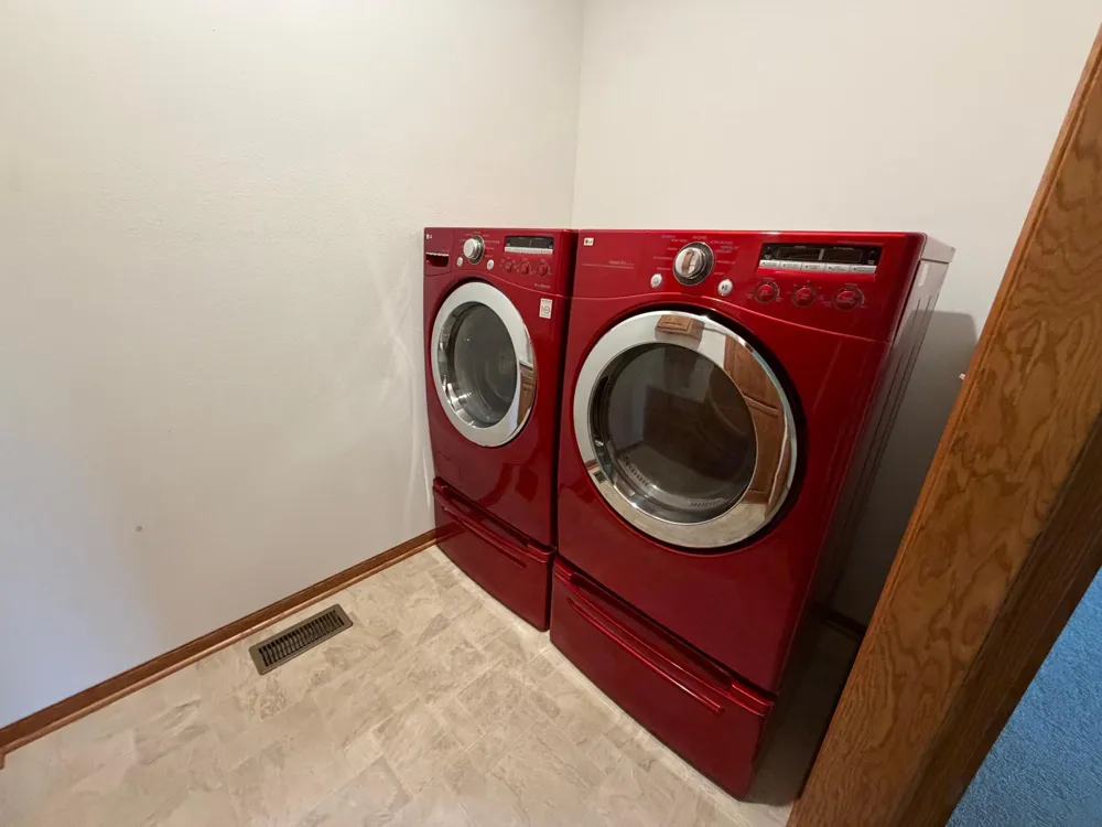 2343 Cherrywood Lane Worthington, MN 56187
