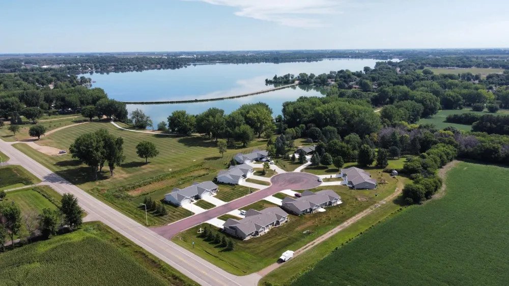 2343 Cherrywood Lane Worthington, MN 56187