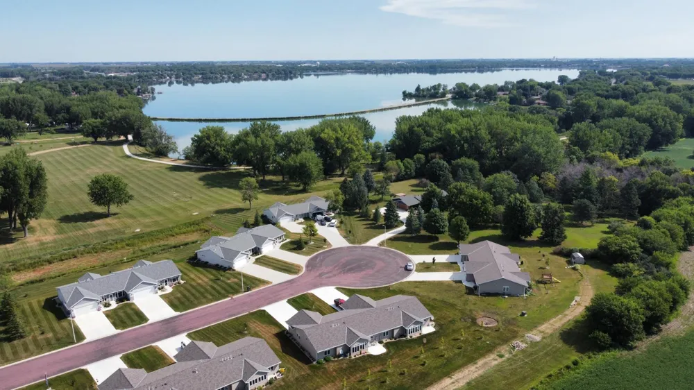 2343 Cherrywood Lane Worthington, MN 56187