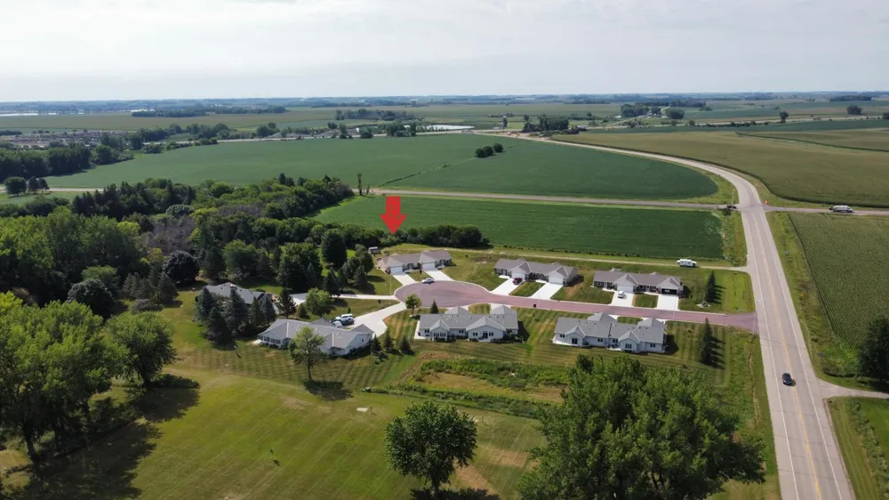 2343 Cherrywood Lane Worthington, MN 56187