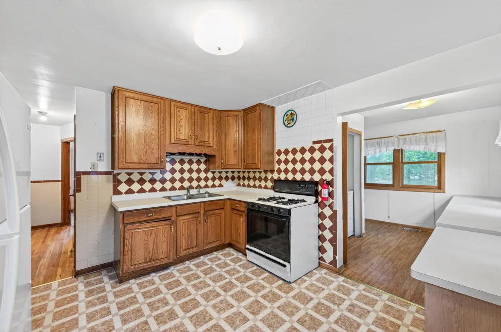 2551 Rainbow Lane New Brighton, MN 55112