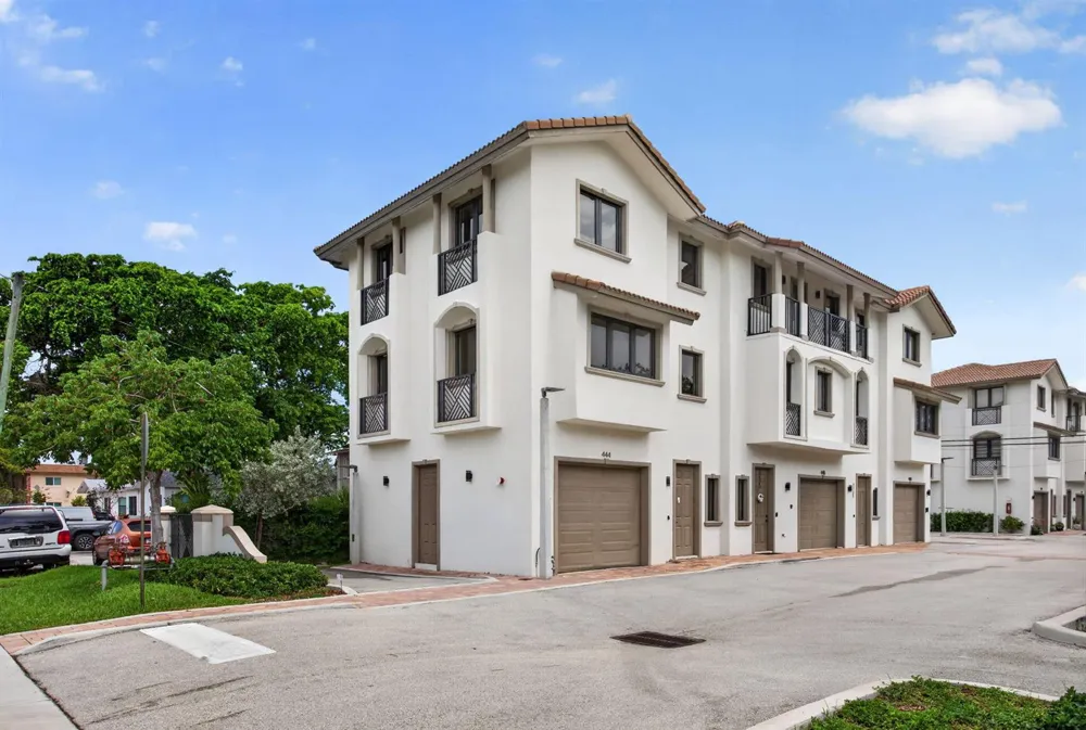 444 NW 41ST STREET Oakland Park, FL 33309