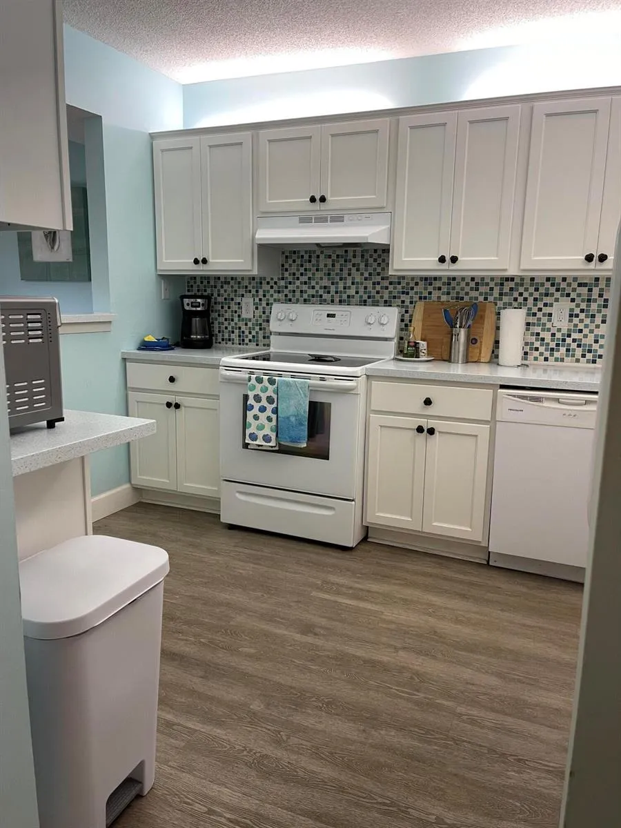 1210 SE PARKVIEW PLACE #E3 Stuart, FL 34994