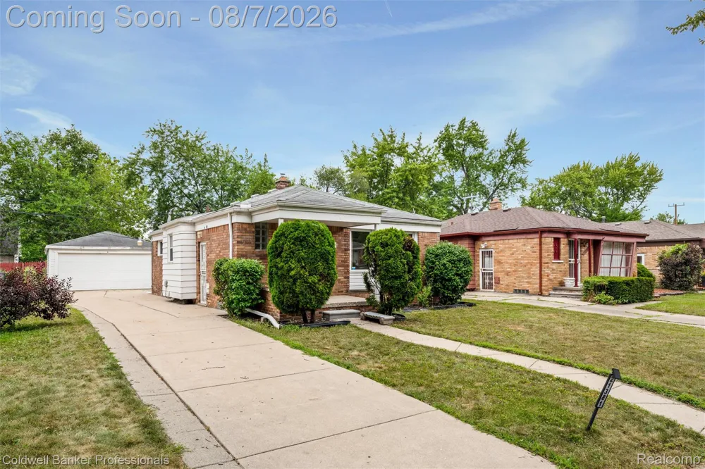 21381 Kipling Street Oak Park City, MI 48237