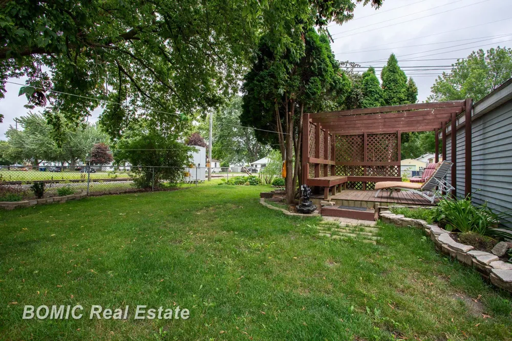 1101 S Farragut Street Bay City City, MI 48708