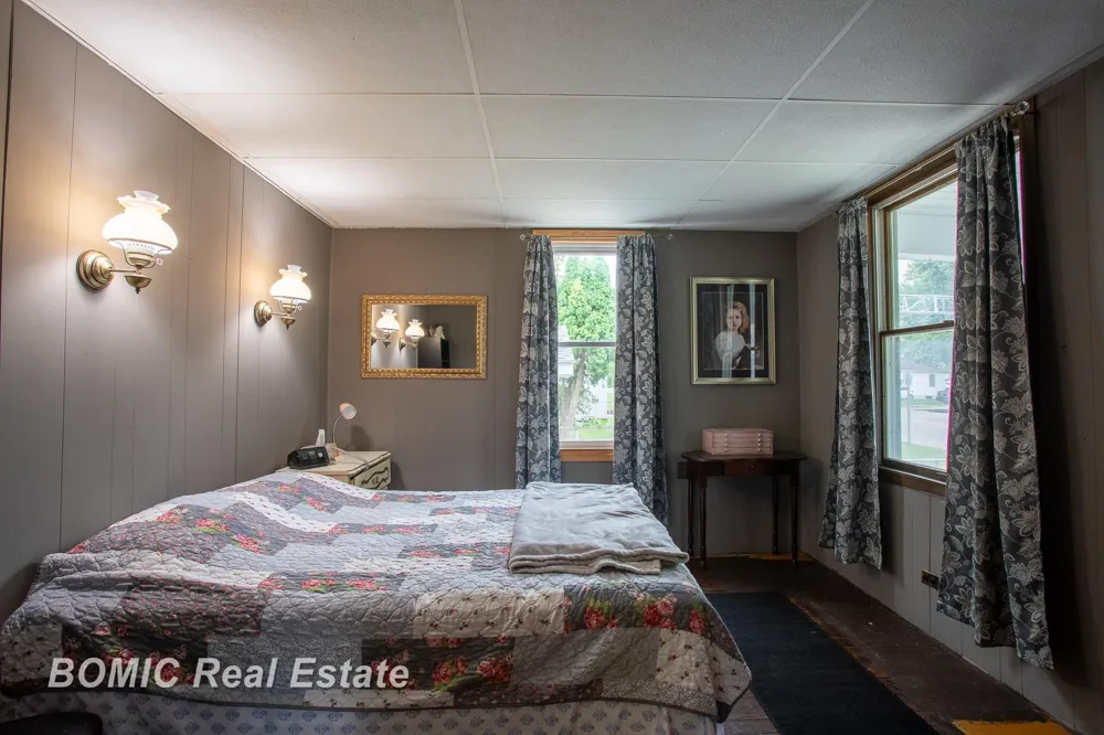 1101 S Farragut Street Bay City City, MI 48708