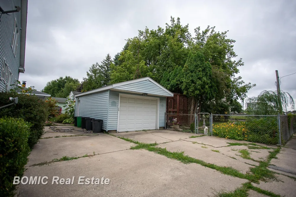 1101 S Farragut Street Bay City City, MI 48708