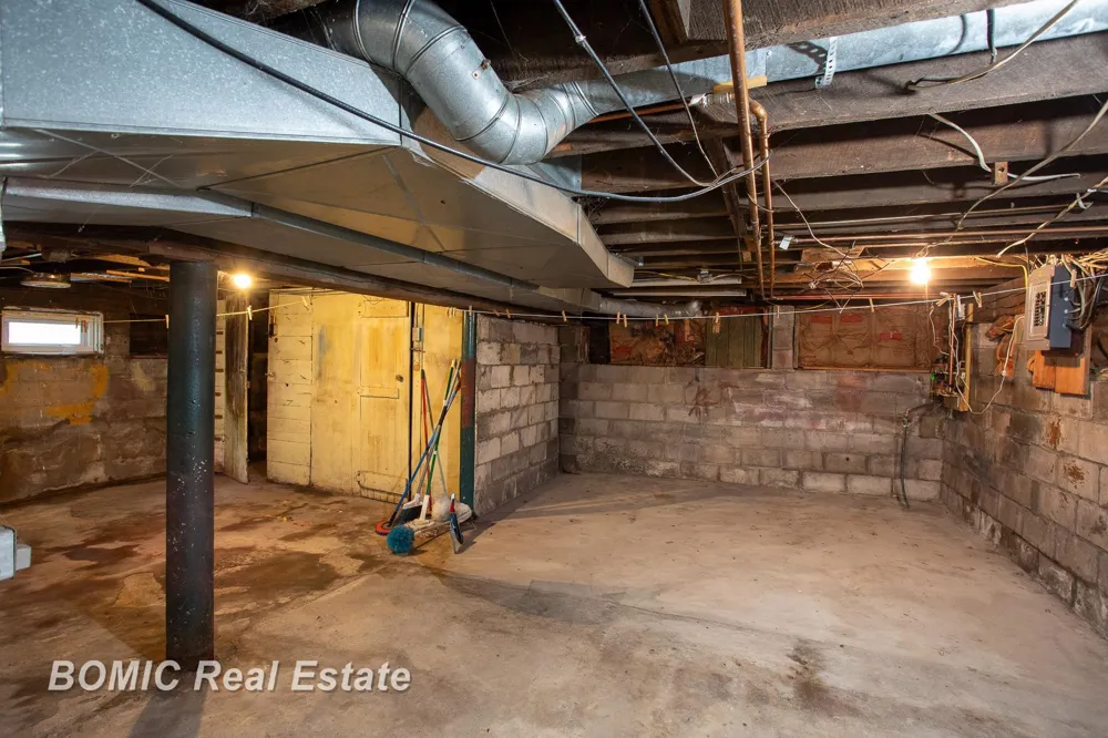 1101 S Farragut Street Bay City City, MI 48708