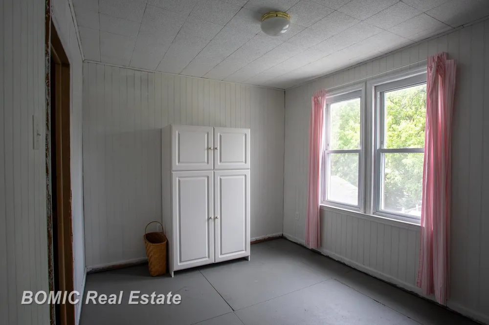 1101 S Farragut Street Bay City City, MI 48708