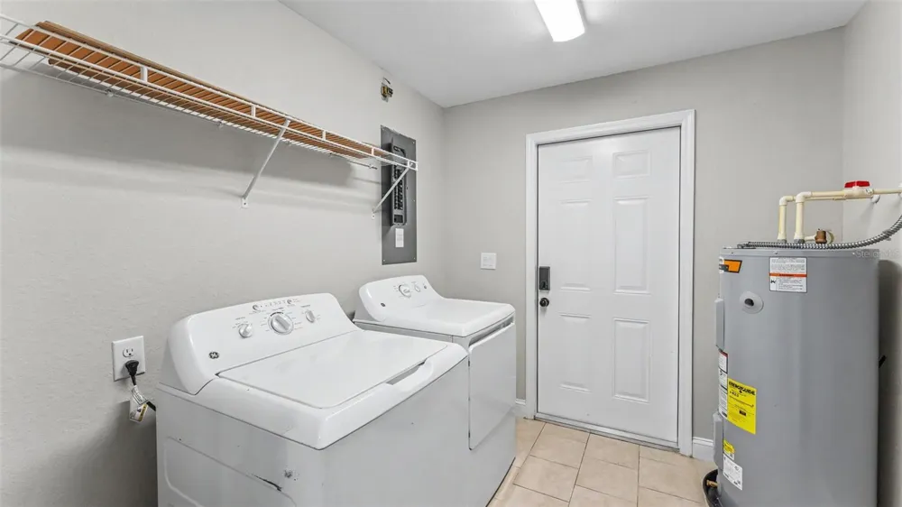 902 VERMONT AVENUE Lakeland, FL 33801
