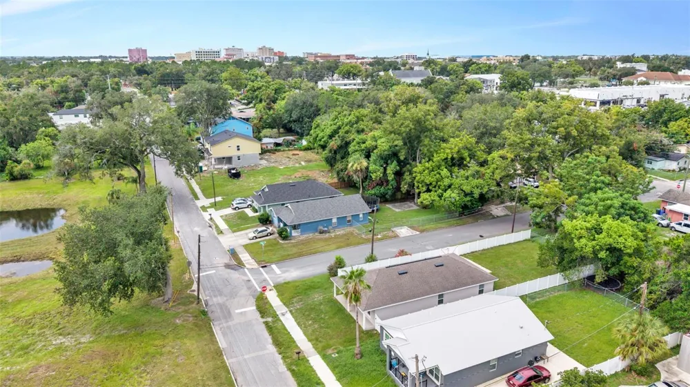 902 VERMONT AVENUE Lakeland, FL 33801