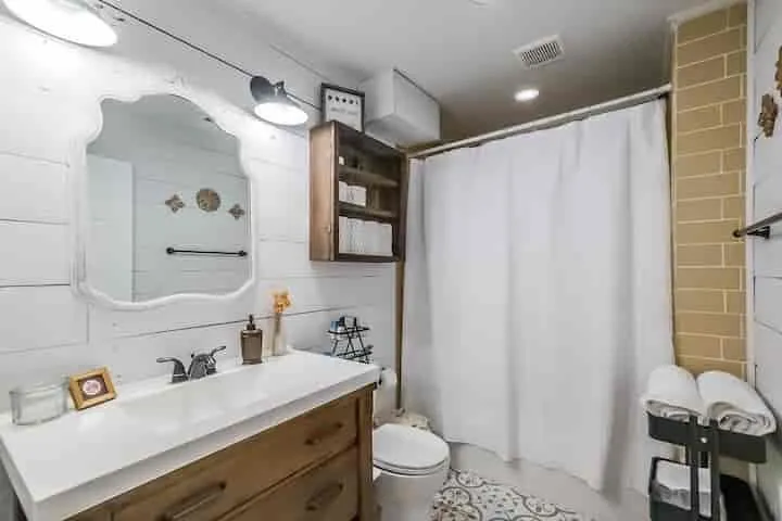 139 Jay Lane Bellville, TX 77418