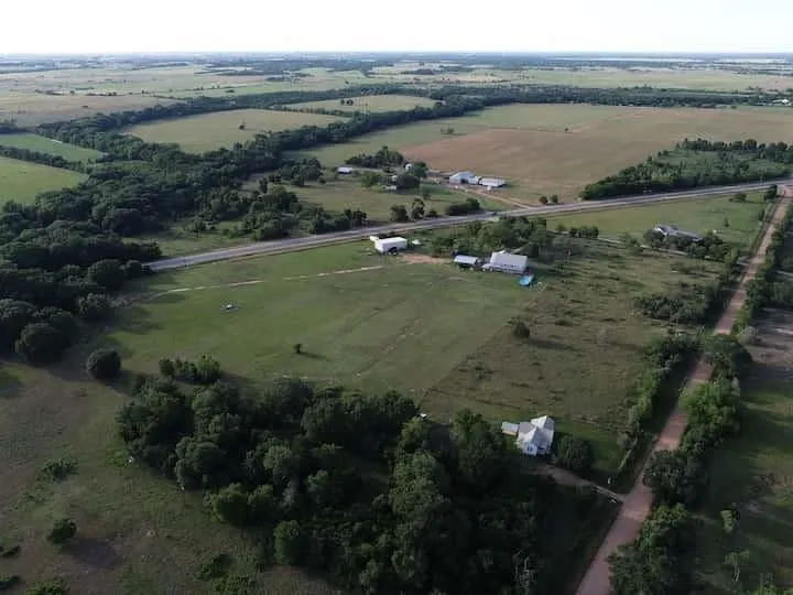 139 Jay Lane Bellville, TX 77418