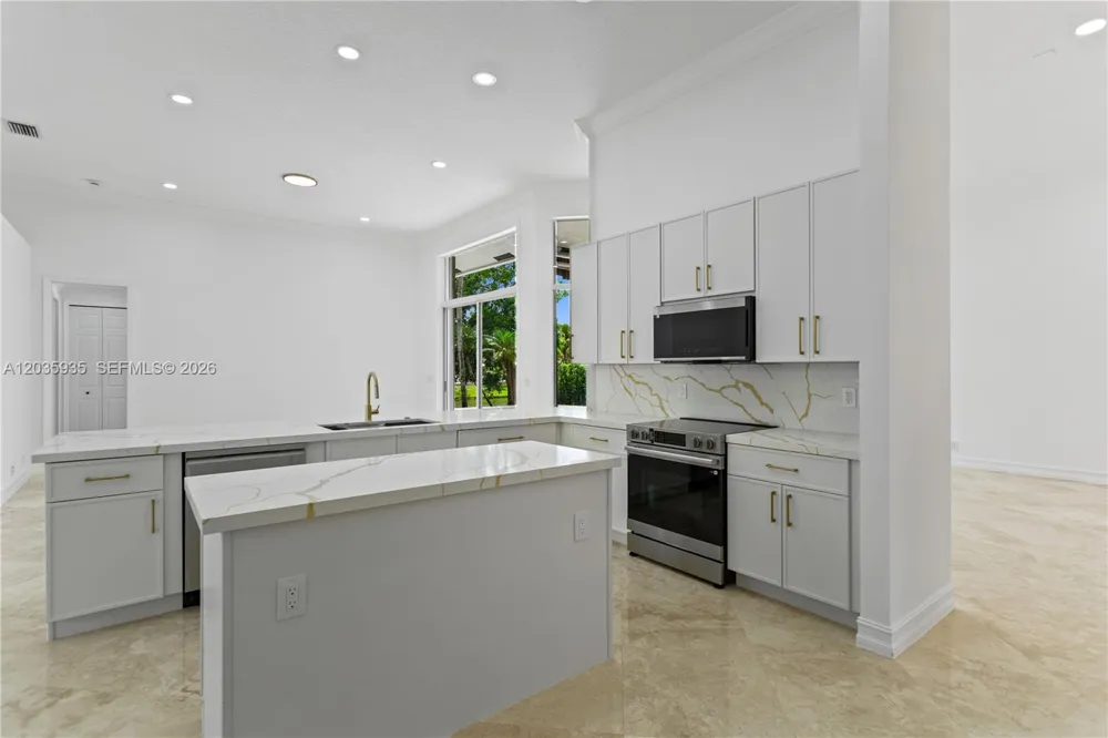 11021 Redhawk St Plantation, FL 33324